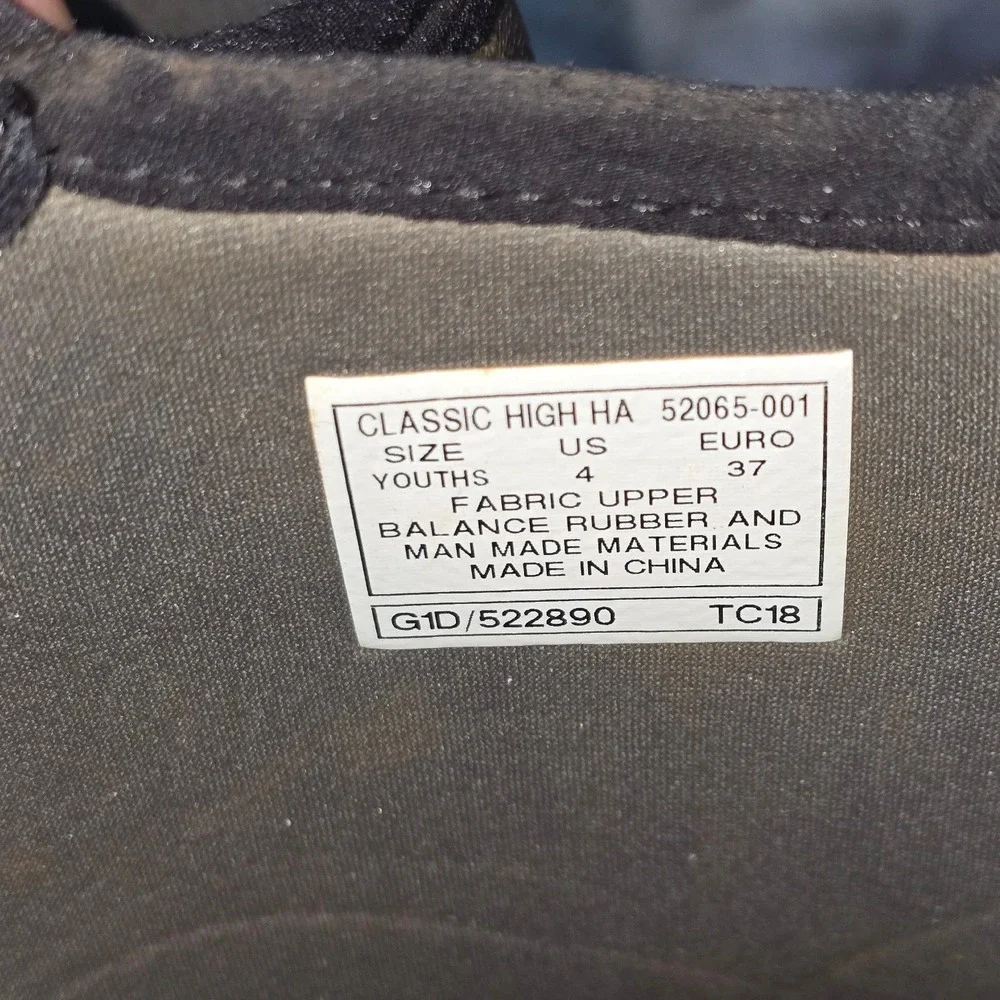 Bogs Classic High‎ HA Waterproof Insulated Boots Youth Size 4 Black